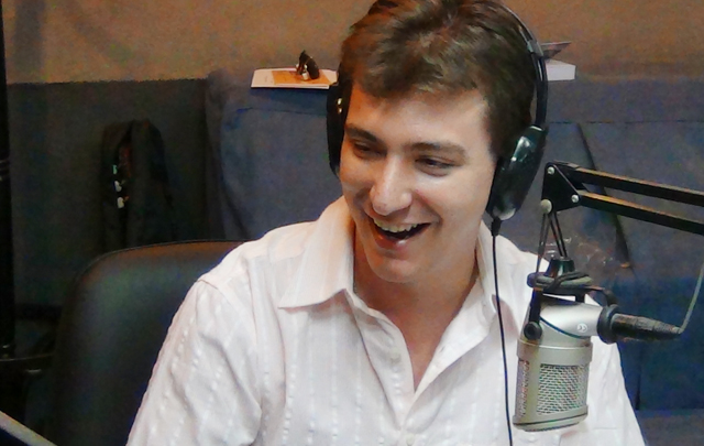 El actor, de 27 años, realiza su primera temporada en la villa serrana.