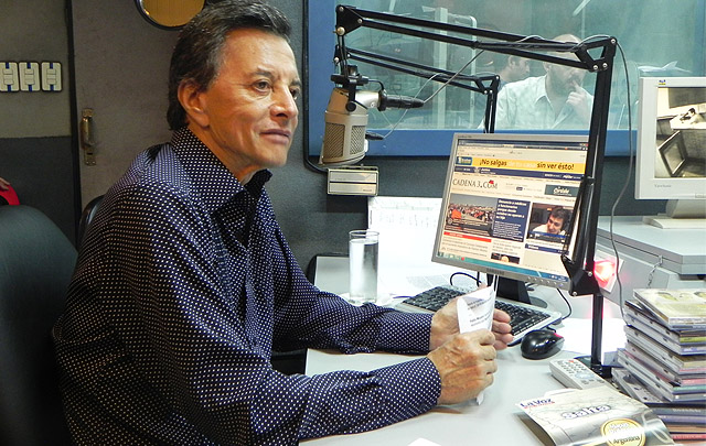 Ortega en el estudio mayor de Cadena 3