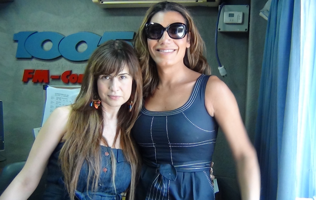 Flor de la V en el estudio de la 100.5