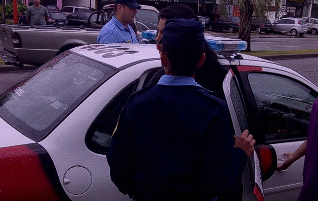 La actriz fue trasladada en un patrullero al hospital para el dosaje.