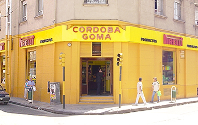 El tradicional local de venta de artículos de goma está en Tucumán y La Rioja.