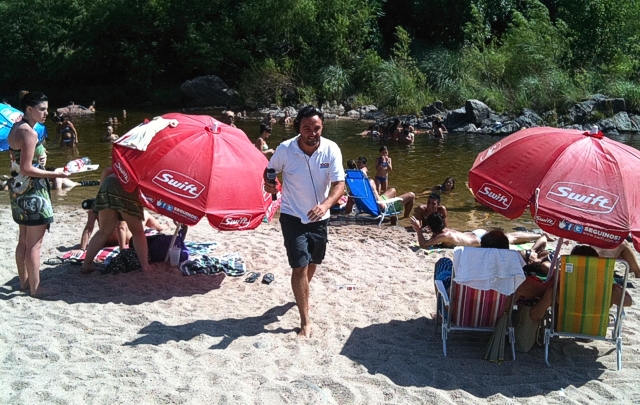 Javier Rosemberg en las arenas de Playa Branca, en Mayú Sumaj