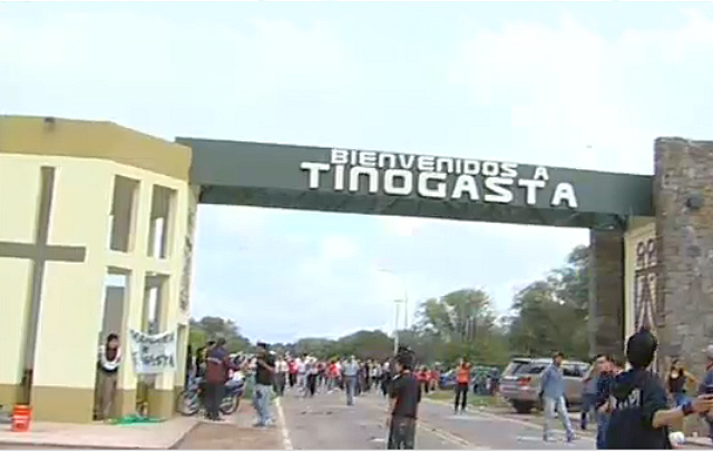 La Guardia de Infantería avanza contra los manifestantes (Imagen de TV).