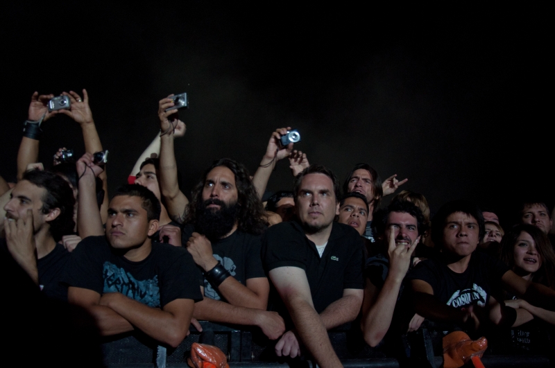 En la segunda noche, Anthrax actuó en el escenario principal