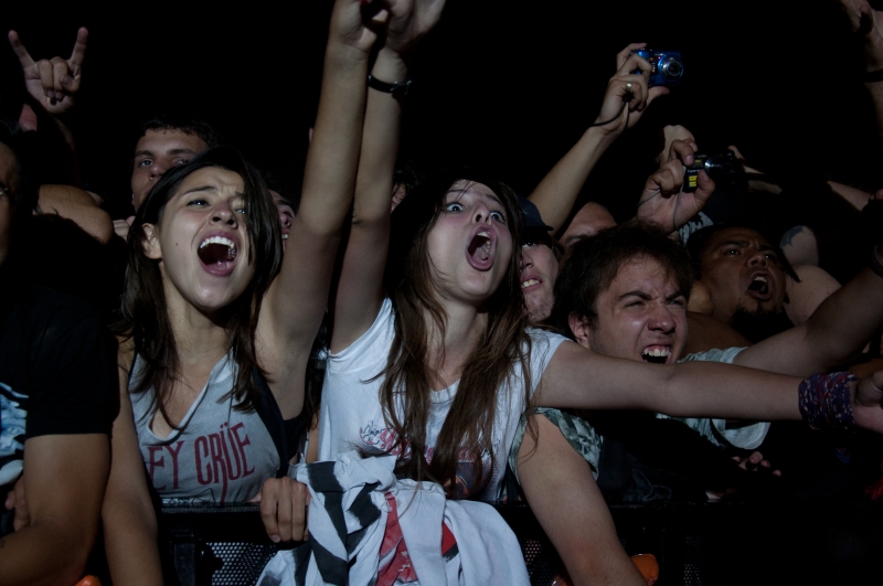 En la segunda noche, Anthrax actuó en el escenario principal