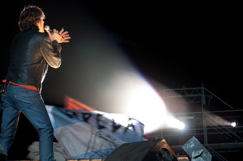 Ciro y los Persas actuaron en la segunda noche del Cosquín Rock