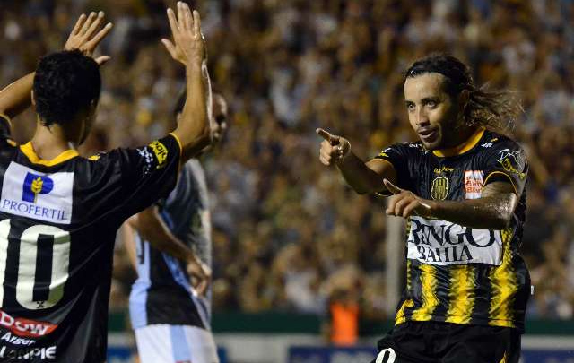 Olimpo goleó a Belgrano por 4 a 1 en un partido jugado en Bahía Blanca.