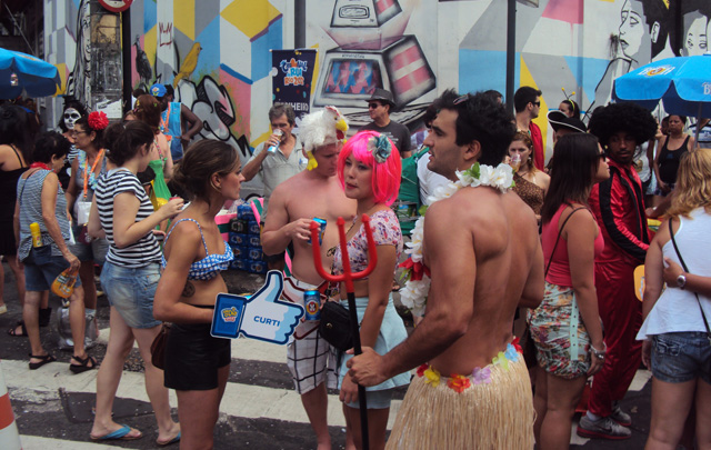 Todo el colorido del carnaval en las calles de la ciudad.