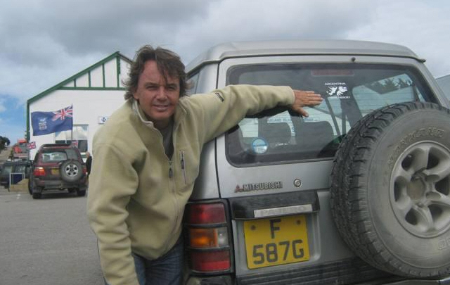 El argentino Juan Estaban Tries visitó las Islas Malvinas hace un mes.