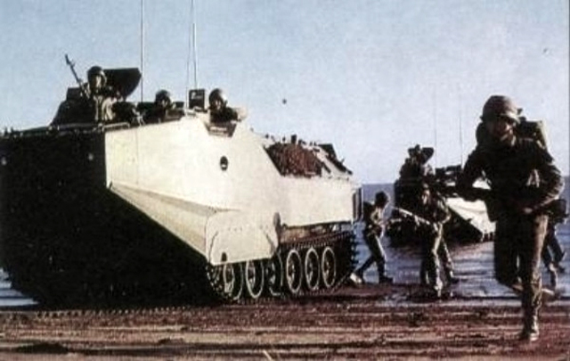 Soldados argentinos en plena acción.