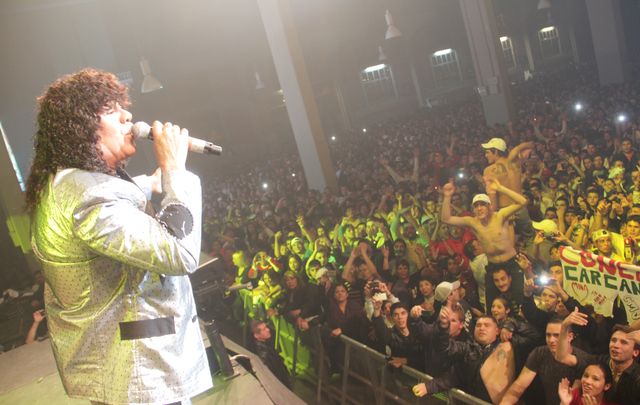 ''Carlitos'' disfrutó anoche de su fiesta.