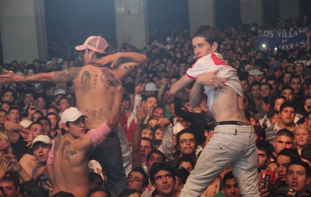 ''La Mona'' disfrutó de su fiesta.