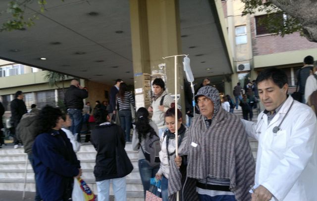 Los internados debieron ser trasladados a otros centros de salud.