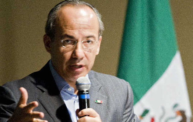 Felipe Calderón pidió a la población que no vote con miedo.