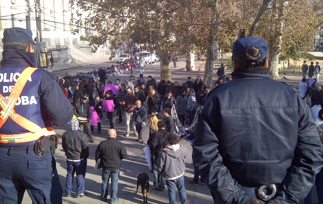 Quienes se oponen a la radicación de la feria popular fueron a la Municipalidad.
