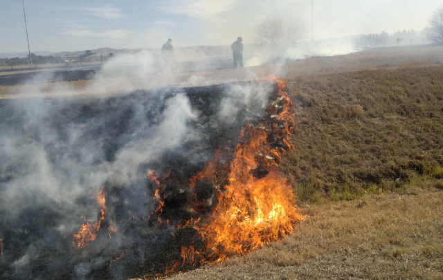 El fuego y el humo provocaron demoras.