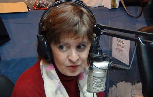 Ana María Bovo en el estudio de Cadena 3