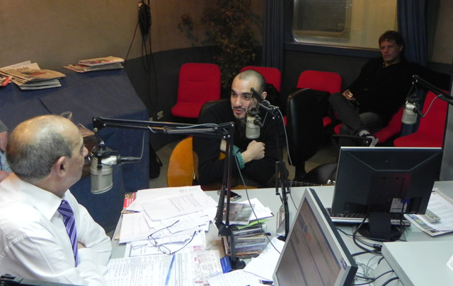 El nuevo material repasa temas de sus 15 años de trayectoria artística.