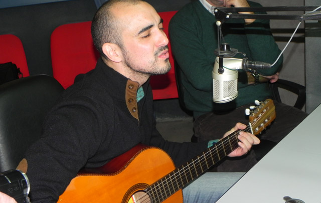 El nuevo material repasa temas de sus 15 años de trayectoria artística.