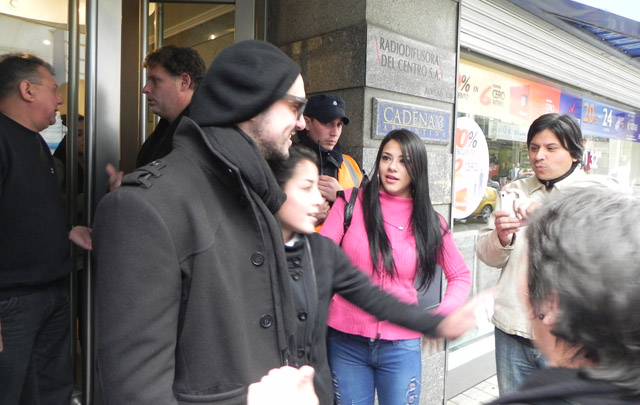 El nuevo material repasa temas de sus 15 años de trayectoria artística.