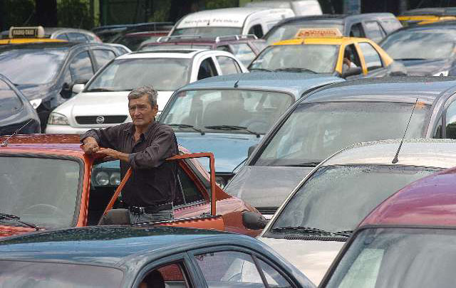 La ciudad se volvió intransitable porque no funcionan los semáforos.