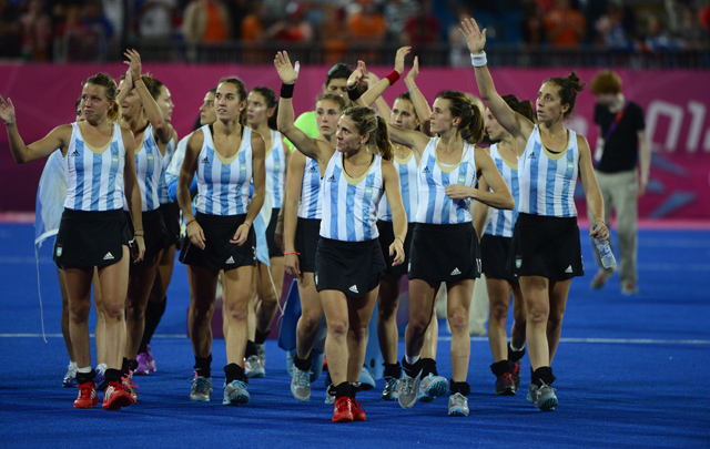 FOTO: Argentina no pudo contra la jerarquía de las holandesas y terminó segunda.