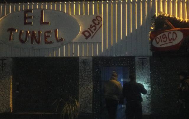 El cabaret estaba disfrazado como una discoteca. 