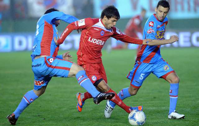 Arsenal y Argentinos empataron en un partido intenso y con muchos goles.