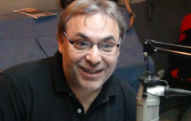 Gabriel Rolón en el estudio de Cadena 3