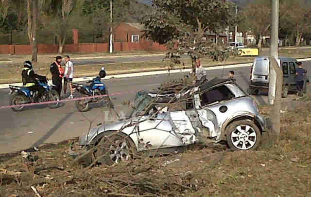 El Mini Cooper de la víctima chocó contra un Audi A3 (Foto: La Gaceta).