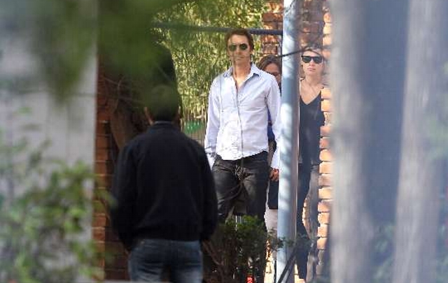 Benjamín Vicuña y Pampita llegan a la capilla del colegio Sagrados Corazones