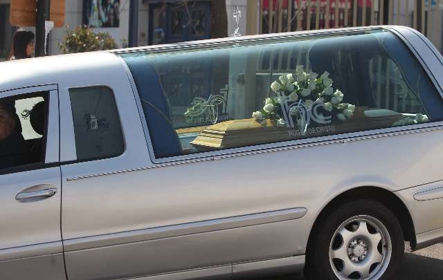 La carroza con los restos de la niña Blanca Vicuña