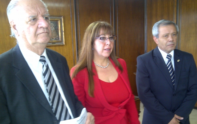 Bustos Fierro y la jueza Liliana Navarro. 