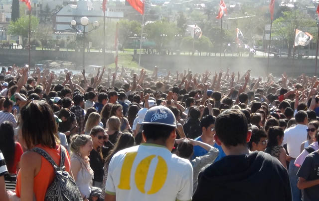 Miles de personas disfrutaron de la jornada soleada y primaveral.