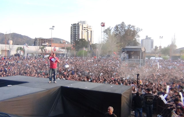 Miles de personas disfrutaron de la jornada soleada y primaveral.