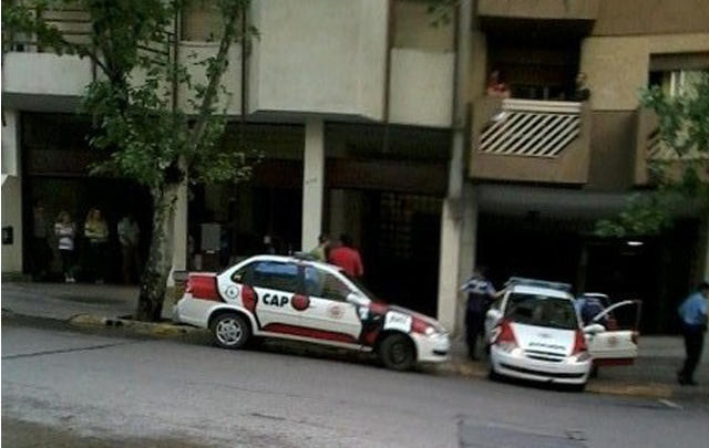 Operativo policial en Rondeau al 400 (Foto: @VaneSitaMadrid)