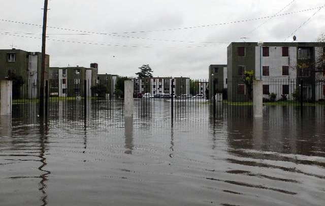 Temporal en Buenos Aires (Barrio Ferroviario Banfield Oeste)