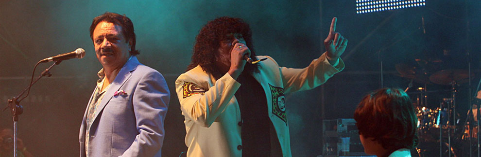 ''La Mona'' hizo un alto en sus presentaciones y participó de la fiesta.