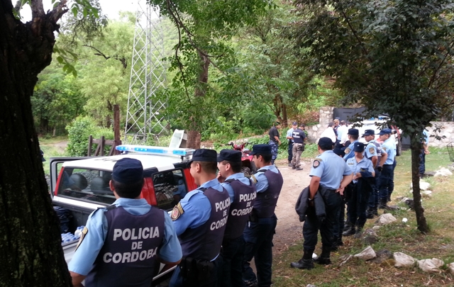 Operativo policial en el Diquecito en busca de Mariano Tarquino.