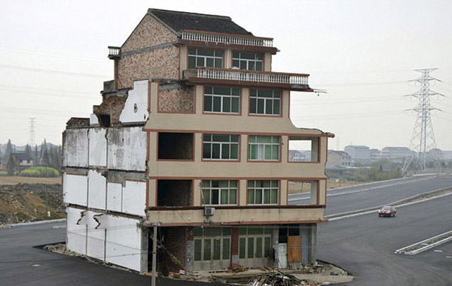 Abuelos chinos viven en autopista