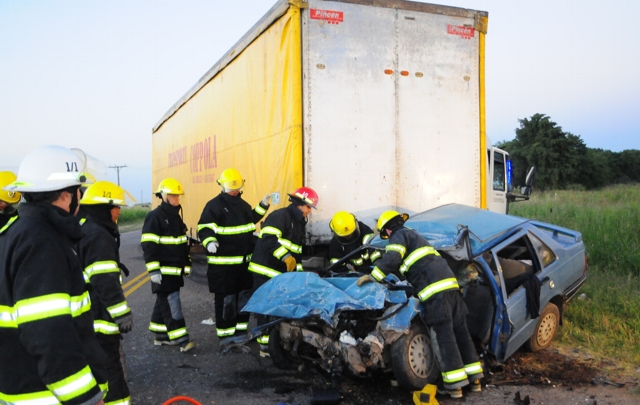 Tres muertos tras un choque frontal cerca de San Francisco - Noticias ...