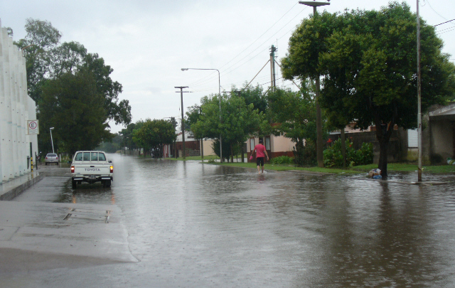 Siguen los graves inconvenientes por la lluvia en Freyre.