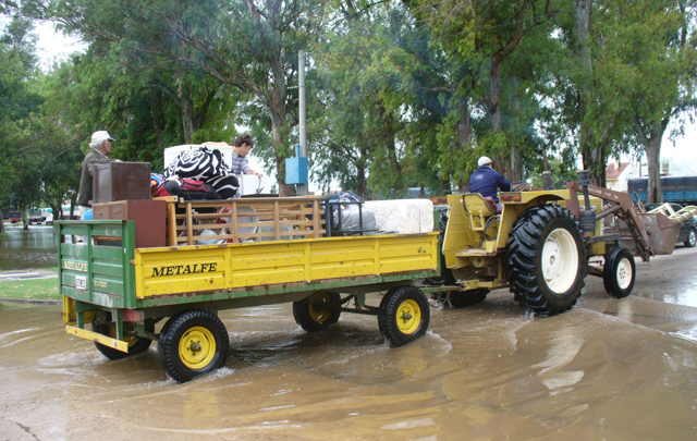 La lluvia de anoche complicó al situación de Freyre.