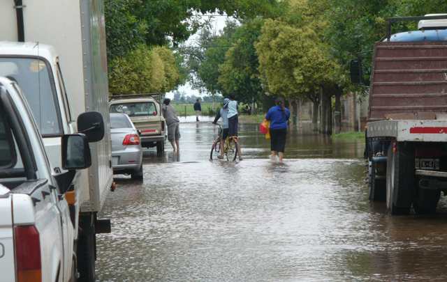 La lluvia de anoche complicó al situación de Freyre.