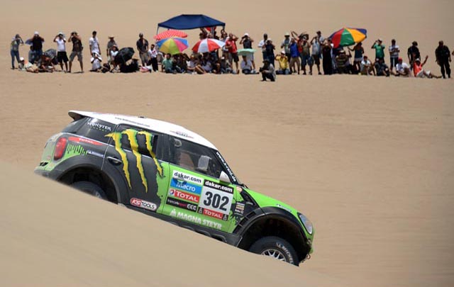 Stéphane Peterhansel, primero en coches.
