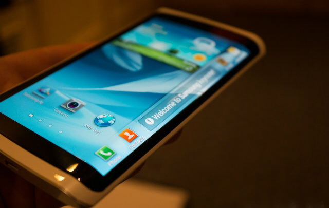 La pantalla fue presentada en un teléfono con Windows.