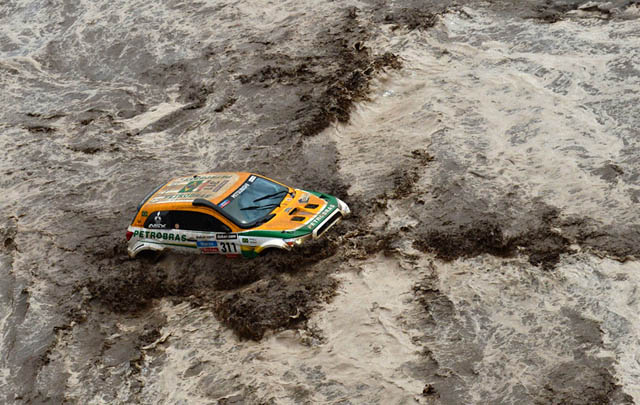Guilherme Spinelli es arrastrado por el río en el tramo Salta - Tucumán