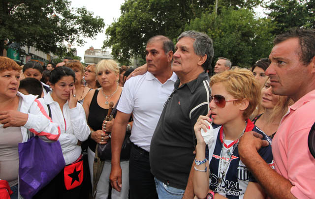 Ernesto y Maribel reciben el apoyo de la gente.
