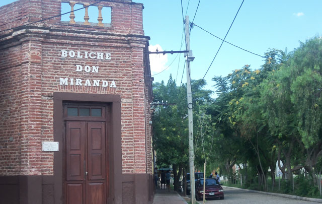 Calle Angosta en Mercedes, San Luis