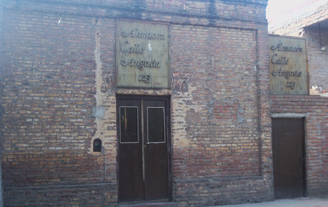 Calle Angosta en Mercedes, San Luis